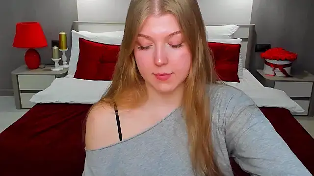 Stella Light online show from 04.17.26