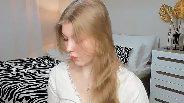 Snapshot of Stella_Light chatting on 05.03.26 Stella Light online show from 05.03.26