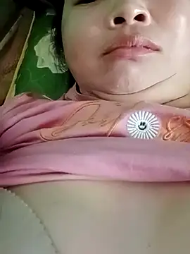 Snapshot of suka-bibi chatting on 11.19.25 suka-bibi online show from 11.19.25