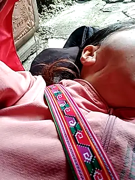 Snapshot of suka-bibi chatting on 12.14.25 suka-bibi online show from 12.14.25