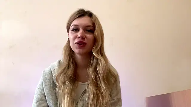 Fiorence Blonde online show from 10.21.25