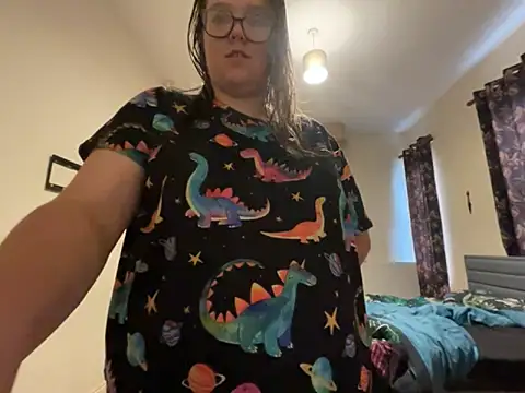 Snapshot of Scarletcum22 chatting on 11.07.25 Scarletcum22 online show from 11.07.25