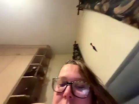 Scarletcum22 online show from 12.16.25