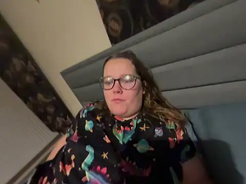 Scarletcum22 online show from 12.17.25