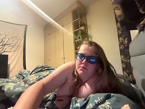 Scarletcum22 online show from 01.12.26