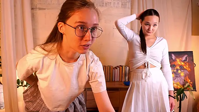 ArianaSweazy online show from 10.25.25