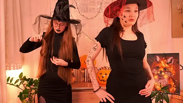 ArianaSweazy online show from 10.31.25