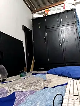 LyliaWood online show from 10.26.25