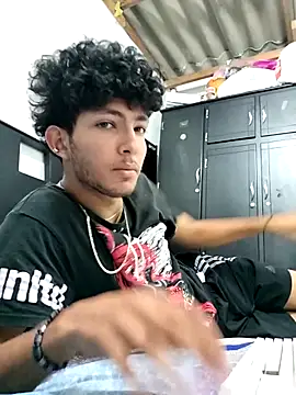 LyliaWood online show from 11.04.25