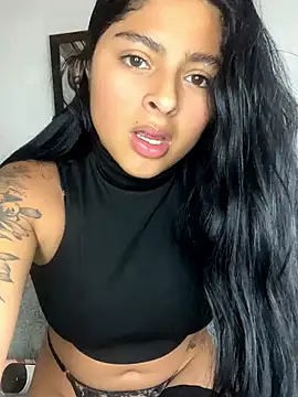 Snapshot of morenaQueen_ chatting on 12.02.25 morenaQueen online show from 12.02.25