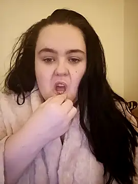 Snapshot of Maya_29x chatting on 12.14.25 Maya 29x online show from 12.14.25