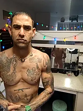 Snapshot of alphacloudGod chatting on 12.17.25 alphacloudGod online show from 12.17.25