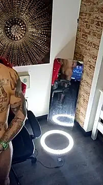 Snapshot of alphacloudGod chatting on 12.21.25 alphacloudGod online show from 12.21.25