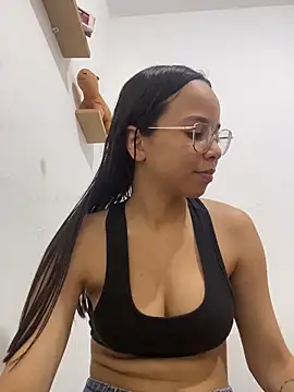 Snapshot of Bab_Angel chatting on 12.02.25 Bab Angel online show from 12.02.25