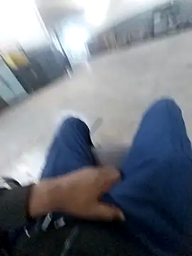 loVbRo1 online show from 11.05.25