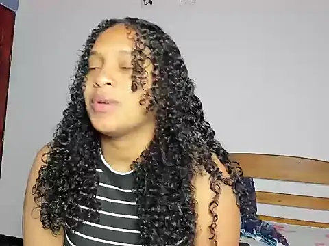 Snapshot of Angel-love02 chatting on 10.26.25 Angel-love02 online show from 10.26.25