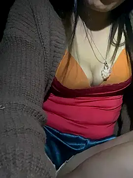 Snapshot of Winny-sexy chatting on 10.22.25 Winny-sexy online show from 10.22.25