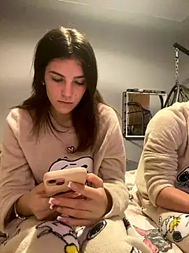 Snapshot of Brunnettebabe007 chatting on 11.08.25 Brunnettebabe007 online show from 11.08.25