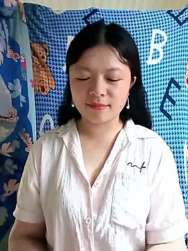 Snapshot of lisa-bae00 chatting on 06.13.26 lisa-bae00 online show from 06.13.26