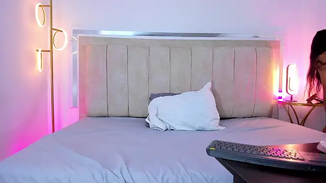 Crystal Stones online show from 02.17.26