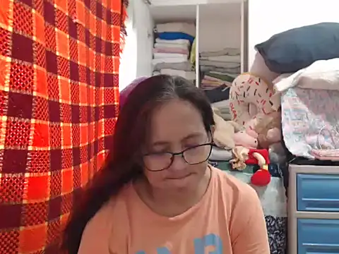 Kinkybela2025 online show from 11.28.25