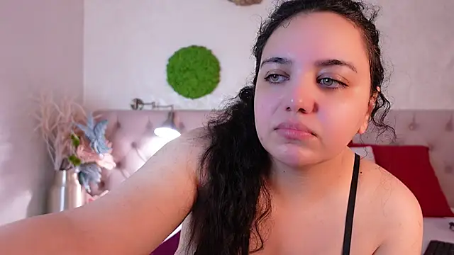 Snapshot of MoniqueJade chatting on 11.08.25 MoniqueJade online show from 11.08.25