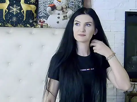 Snapshot of KendraNoir chatting on 12.15.25 KendraNoir online show from 12.15.25