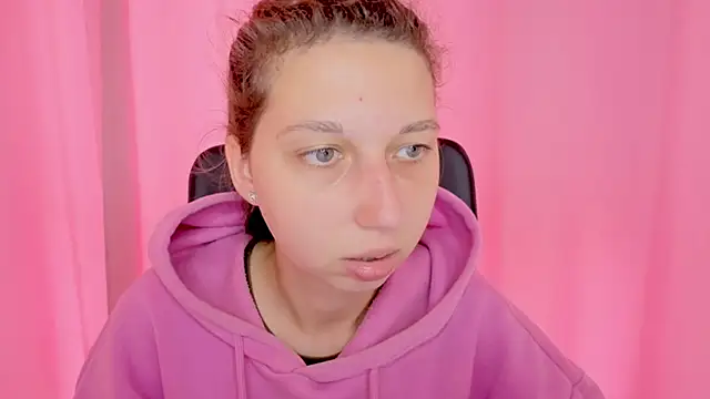 CuteEllii online show from 10.22.25