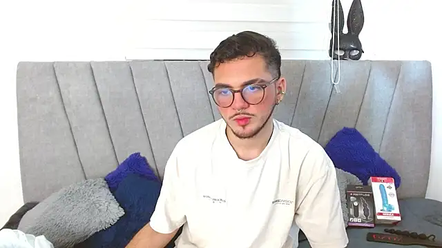 Zac Golden online show from 11.11.25