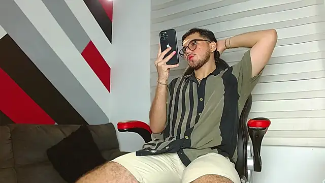 Snapshot of Zac_Golden chatting on 01.05.26 Zac Golden online show from 01.05.26