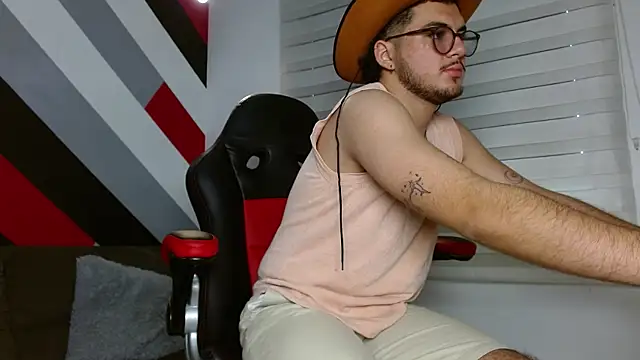 Snapshot of Zac_Golden chatting on 01.06.26 Zac Golden online show from 01.06.26