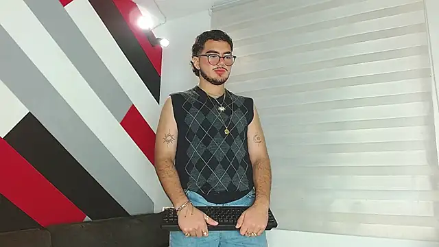 Snapshot of Zac_Golden chatting on 02.07.26 Zac Golden online show from 02.07.26