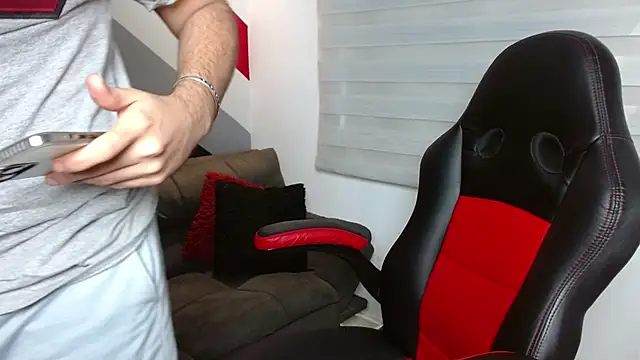 Snapshot of Zac_Golden chatting on 02.24.26 Zac Golden online show from 02.24.26