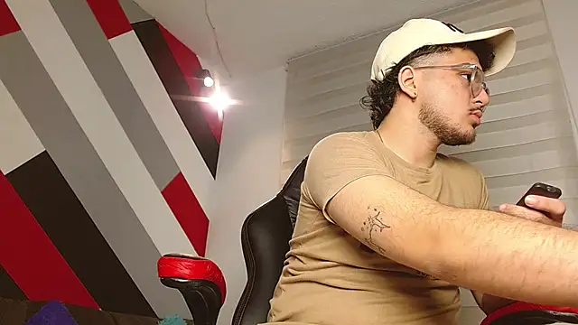 Snapshot of Zac_Golden chatting on 04.04.26 Zac Golden online show from 04.04.26