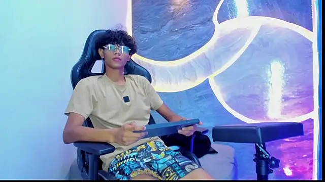 Sex Boy 33  online show from 10.25.25