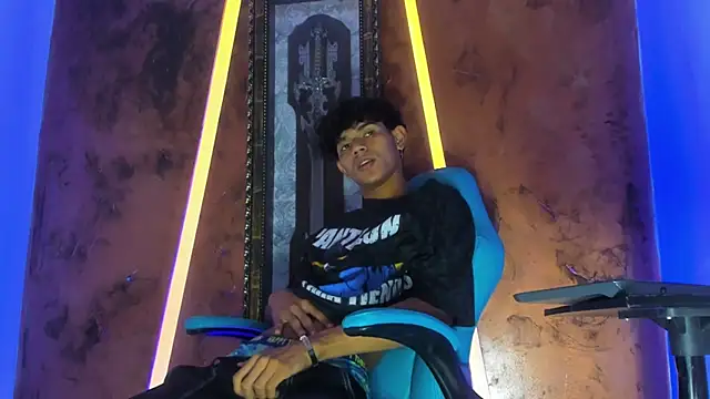 Sex Boy 33  online show from 10.31.25