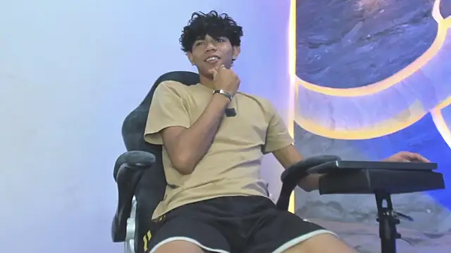 Sex Boy 33  online show from 11.21.25