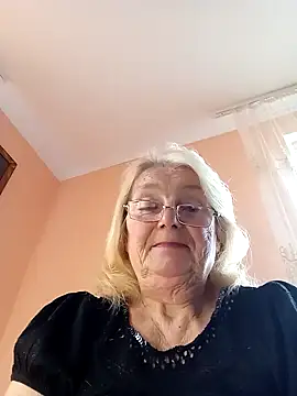 Snapshot of AmyLove353 chatting on 11.17.25 AmyLove353 online show from 11.17.25