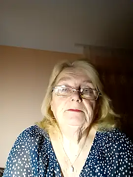 Snapshot of AmyLove353 chatting on 11.18.25 AmyLove353 online show from 11.18.25