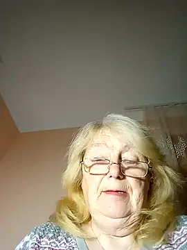 Snapshot of AmyLove353 chatting on 11.26.25 AmyLove353 online show from 11.26.25