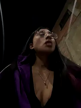 Snapshot of Violeet-Smith chatting on 10.22.25 Violeet-Smith online show from 10.22.25