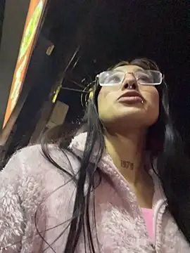 Snapshot of Violeet-Smith chatting on 10.30.25 Violeet-Smith online show from 10.30.25