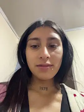 Snapshot of Violeet-Smith chatting on 12.20.25 Violeet-Smith online show from 12.20.25