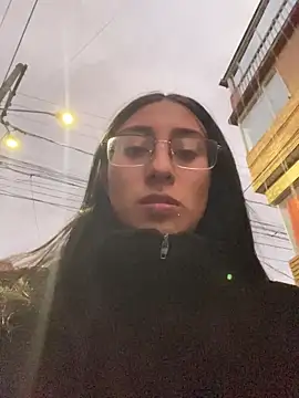 Snapshot of Violeet-Smith chatting on 12.21.25 Violeet-Smith online show from 12.21.25