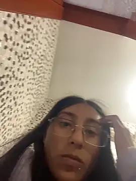 Snapshot of Violeet-Smith chatting on 02.04.26 Violeet-Smith online show from 02.04.26