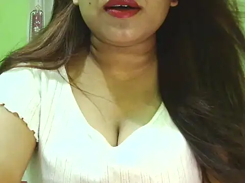 Safa Pari online show from 10.21.25