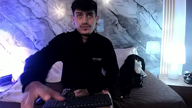 enzorodriguezz online show from 11.12.25