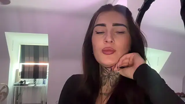 CleoStarr444 online show from 10.21.25