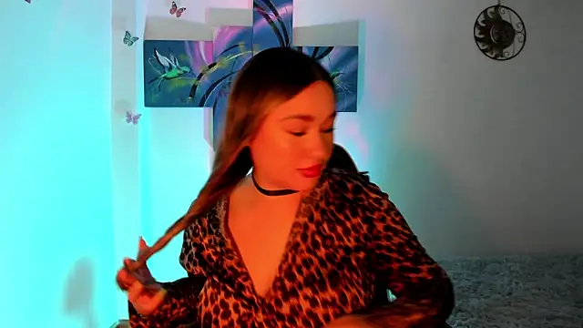 Snapshot of Soouf_ chatting on 11.26.25 Soouf online show from 11.26.25