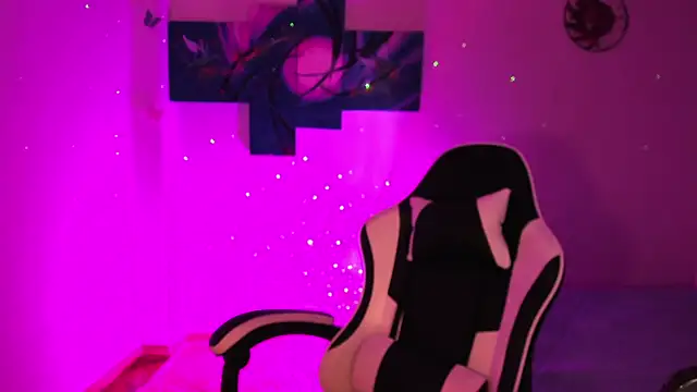 Snapshot of Soouf_ chatting on 12.05.25 Soouf online show from 12.05.25